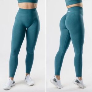 •ALPHALETE• Amplify Leggings Rainfall High Waisted Seamless Butt Scrunch